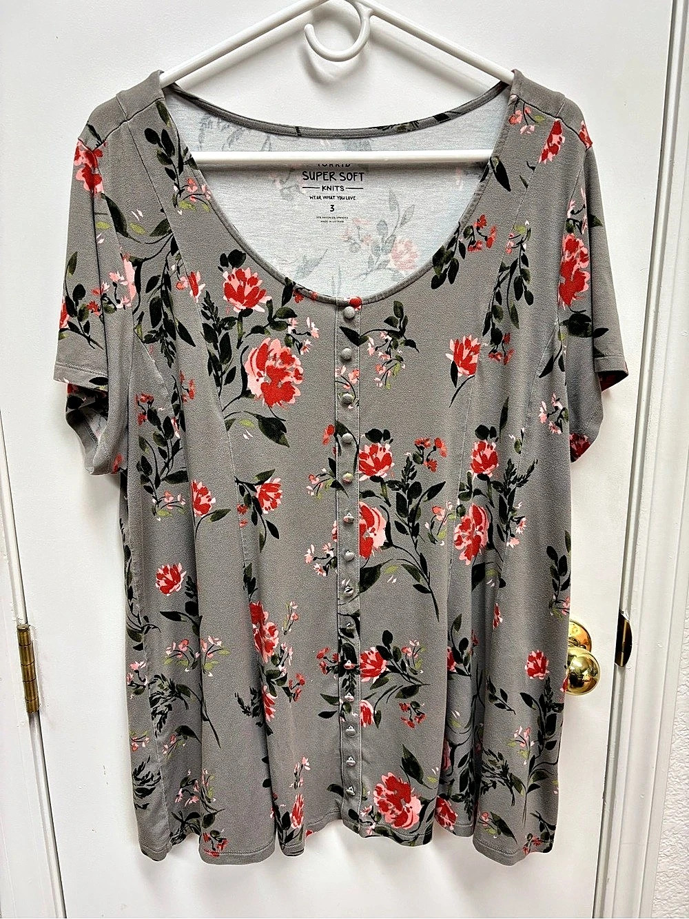 Torrid Super Soft Button-Front Seamed Top Floral Gray